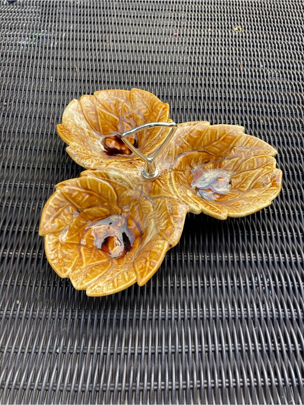 California pottery 3 leaf attached bowls